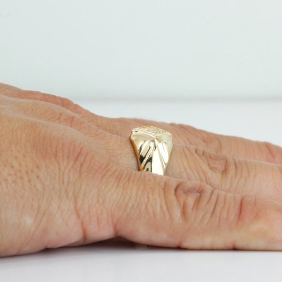 Vintage 14k Yellow Gold Diamond Wedding Band Ring - Picture 7 of 8